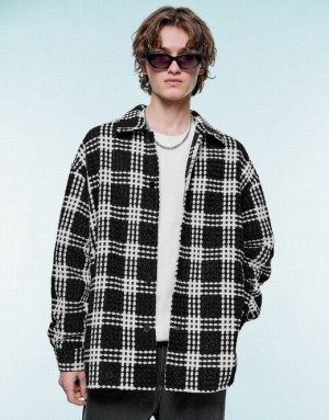 Black Urban Revivo Plaid Loose Men's Jacket | 58109ROHA