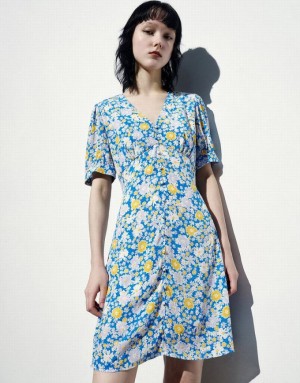 Blue Urban Revivo Floral Printed V-Neck A-Line Women's Dress | 05928HBQA