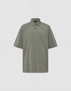 Green Urban Revivo Button Up Straight Men's Shirts | 40893KJZE