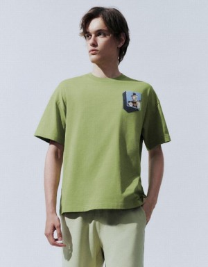 Green Urban Revivo Drop Shoulder Sleeve Men's T-Shirts | 37465OXLR