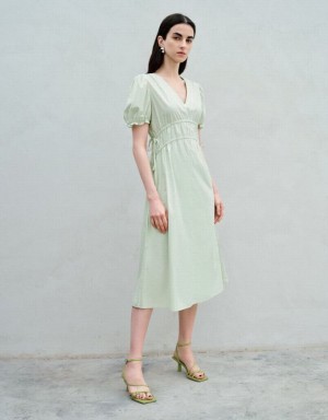 Green Urban Revivo Surplice V-Neck A-Line Women's Dress | 05987TWJU