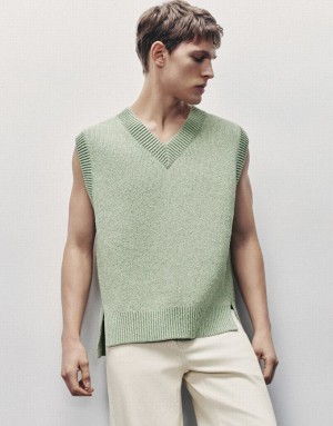 Green Urban Revivo V-Neck Knitted Men's Cardigan | 20418RKGL