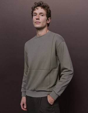 Grey Urban Revivo Crew Neck Straight Men's Sweatshirts | 70354HZOP