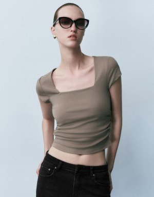 Khaki Urban Revivo Square-Cut Collar Skinny Knitted Women's T-Shirts | 92436AIJH