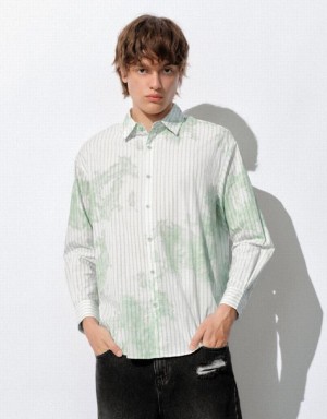 Multicolor Urban Revivo Striped Button Up Loose Men's Shirts | 79308WLZK