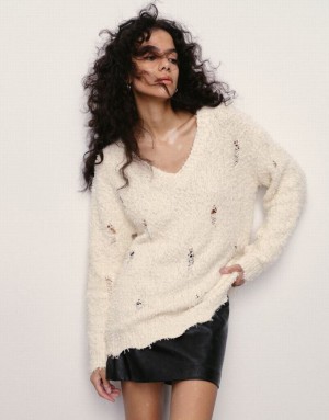 White Urban Revivo Crew Neck Knitted Women's Cardigan | 04623SOIB