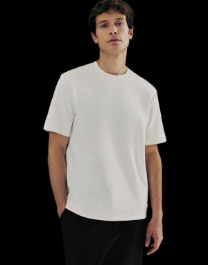 White Urban Revivo Crew Neck Straight Men's T-Shirts | 81045DYMU