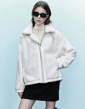 White Urban Revivo Zipper Front Furry Women's Coats | 09237ZWDJ