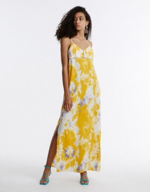 Yellow Urban Revivo Flowy Floral Women's Casual Dress | 29463DQCS