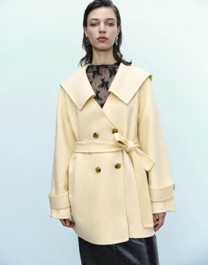 Yellow Urban Revivo Sailor Collar Neck Straight Women's Coats | 41906UNQC