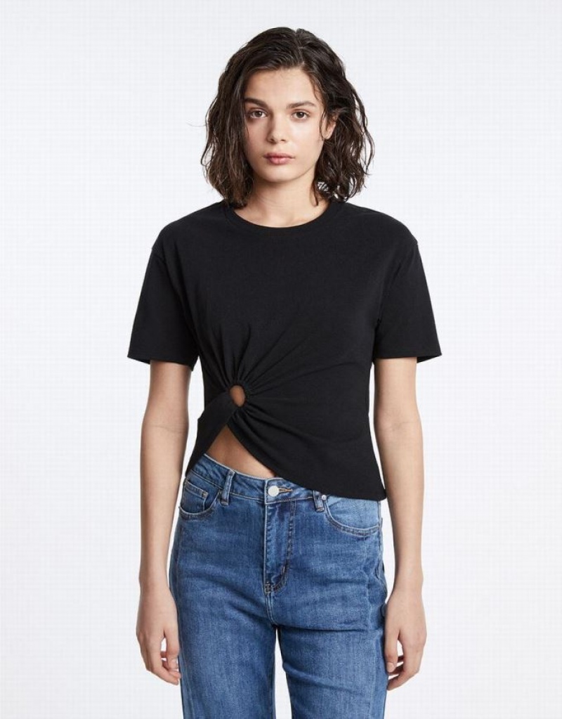 Black Urban Revivo Cropped With Ring Detail Women's T-Shirts | 69251IUTO