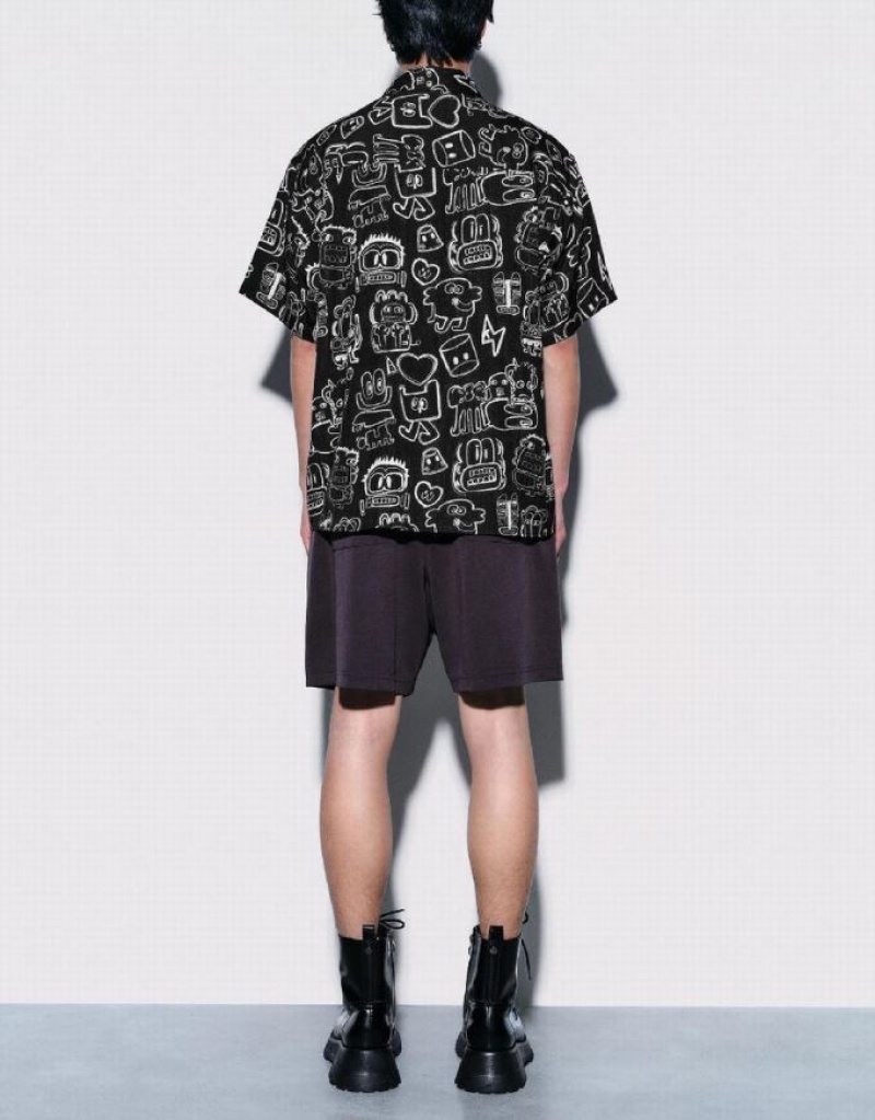 Black Urban Revivo Graffiti Printed Oversized Men's Shirts | 41802JGBQ