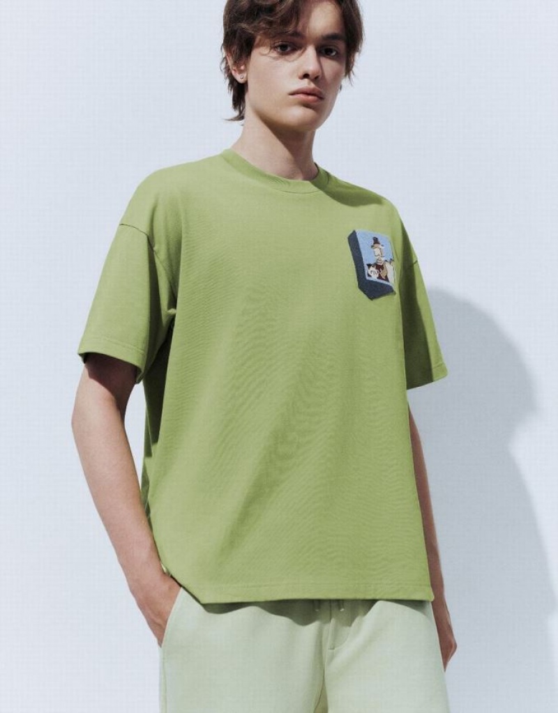 Green Urban Revivo Drop Shoulder Sleeve Men's T-Shirts | 37465OXLR