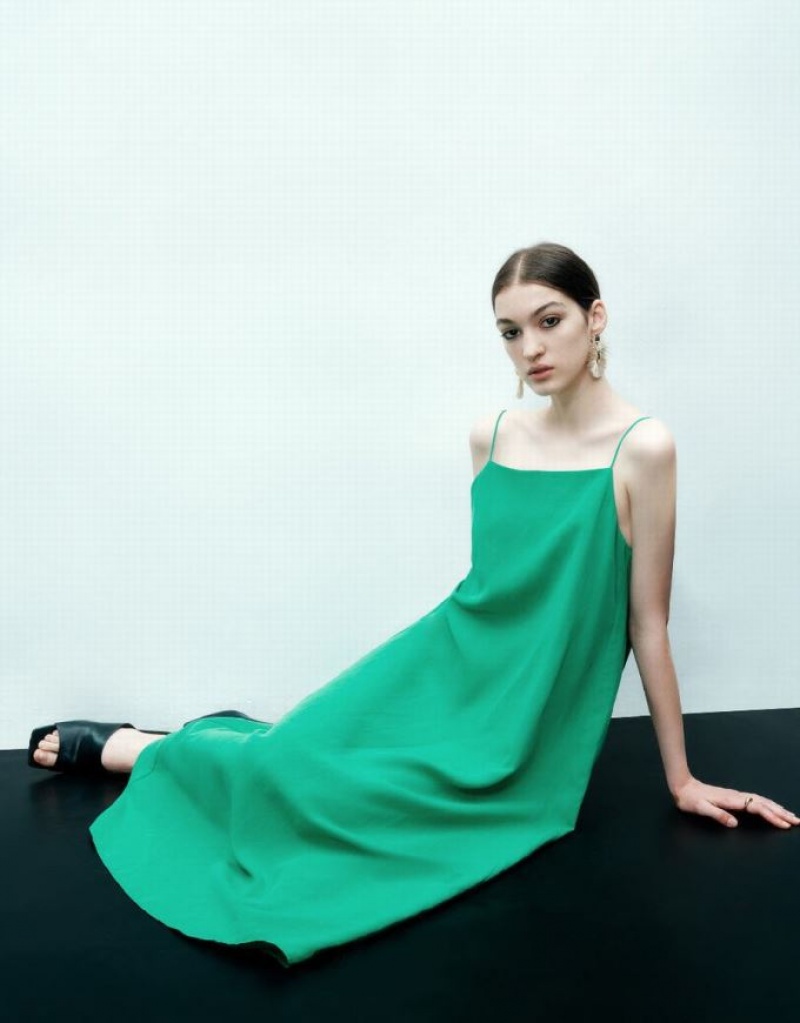 Green Urban Revivo Sleeveless Straight Women's Dress | 58729FYBS