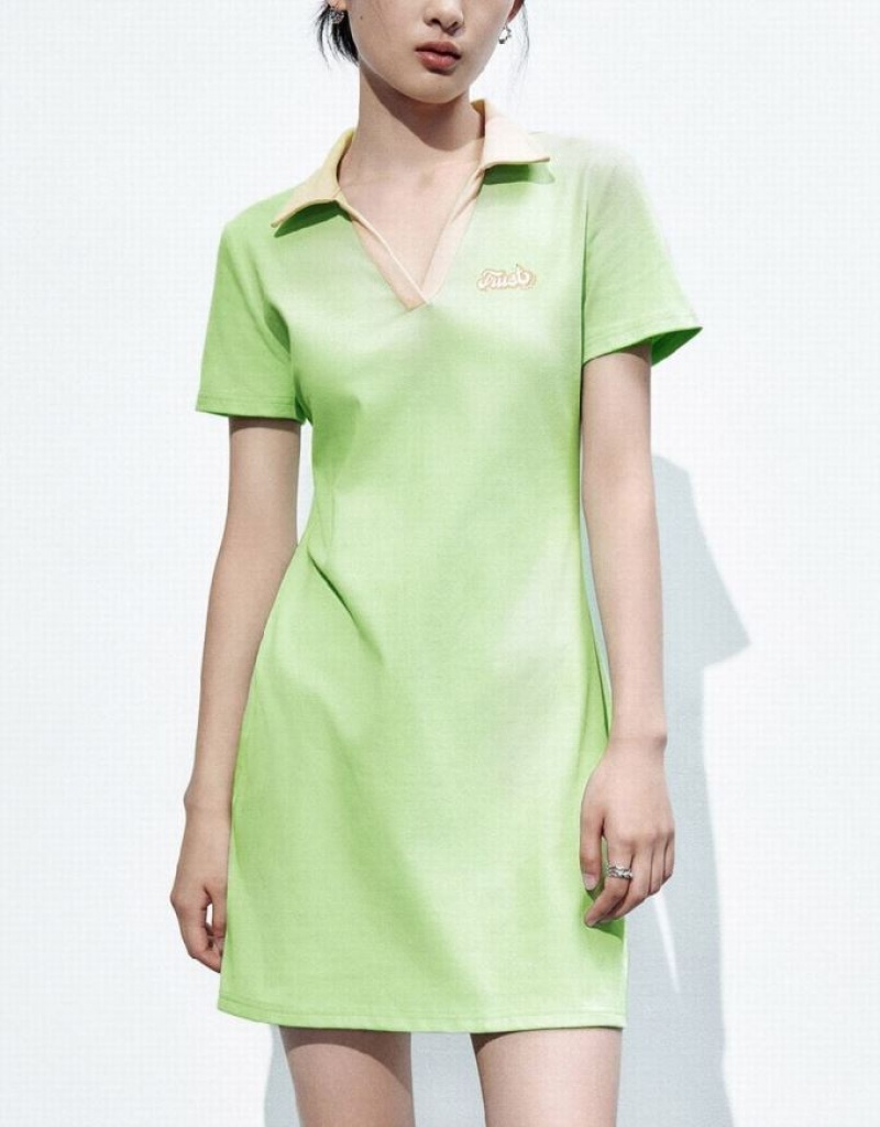 Green Urban Revivo V-Neck A-Line Women's Dress | 52179ATQO