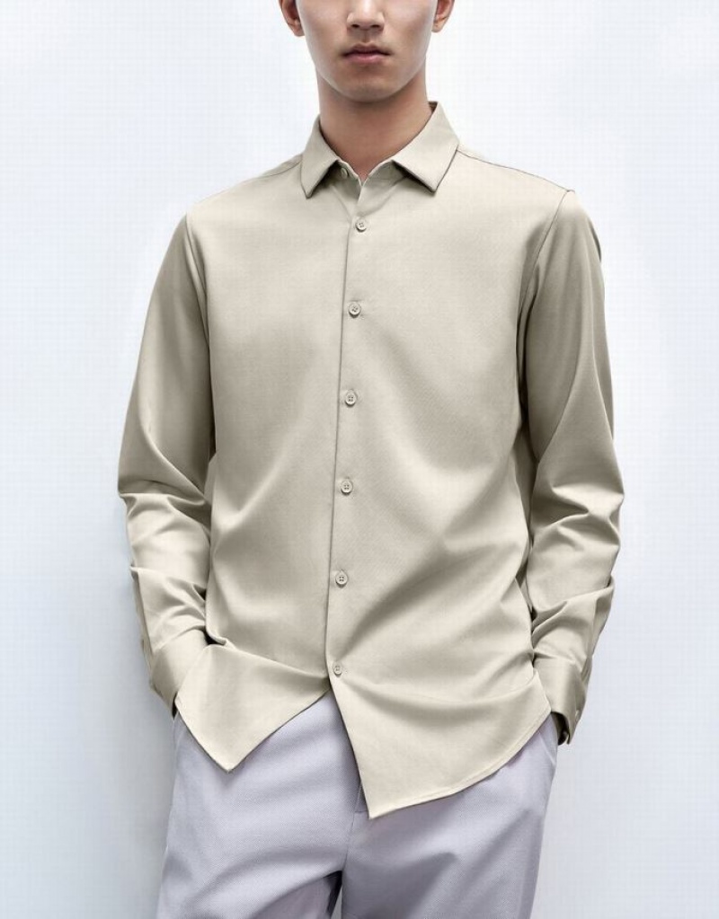 Khaki Urban Revivo Button Up Straight Men's Shirts | 87235IFYH