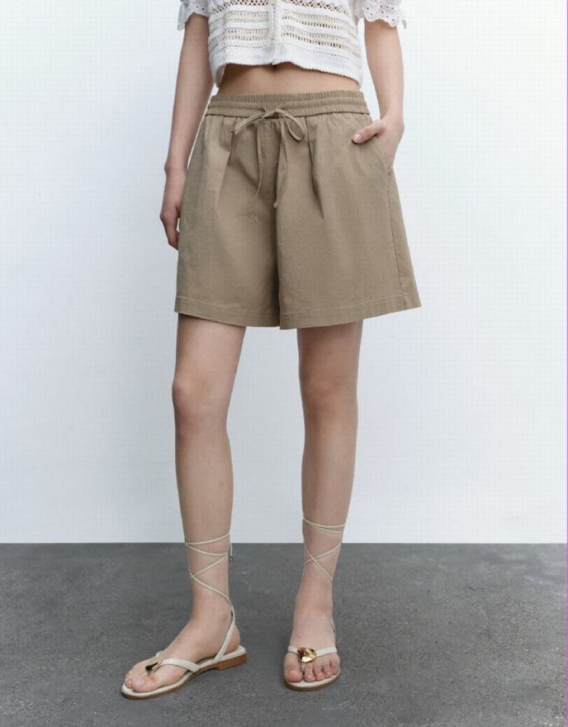 Khaki Urban Revivo Drawstring Waist Oversized Women's Shorts | 43076YPIC