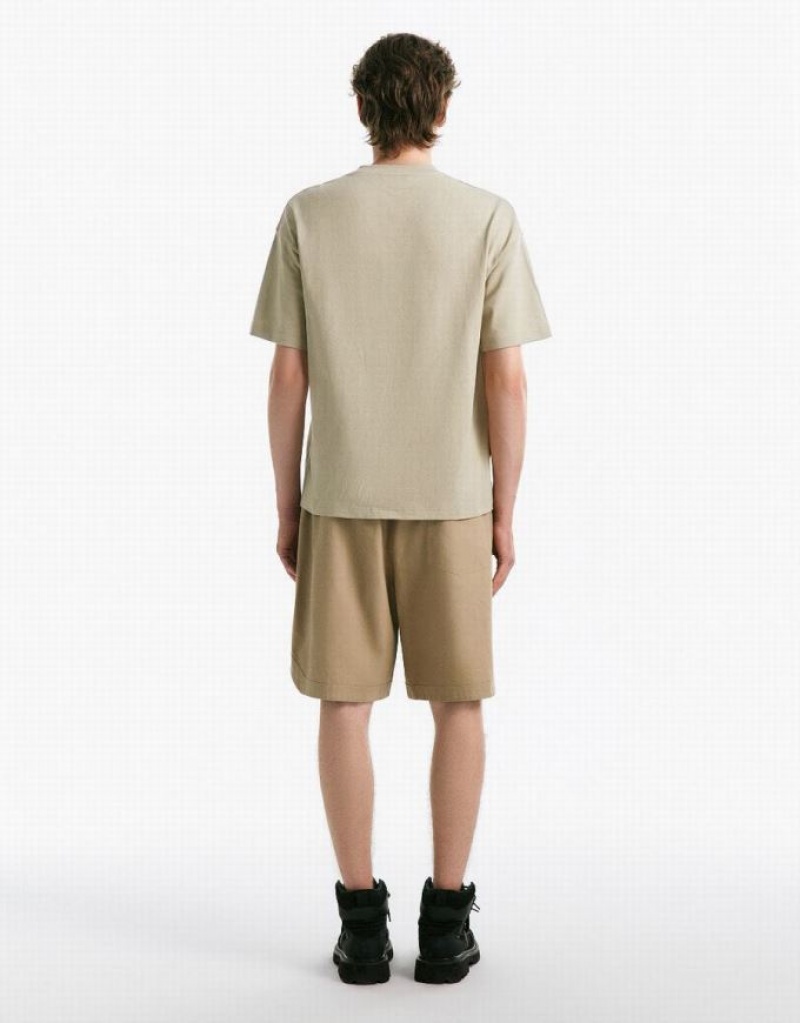 Khaki Urban Revivo Drop Shoulder Sleeve Crew Neck Men's T-Shirts | 37460HXNI