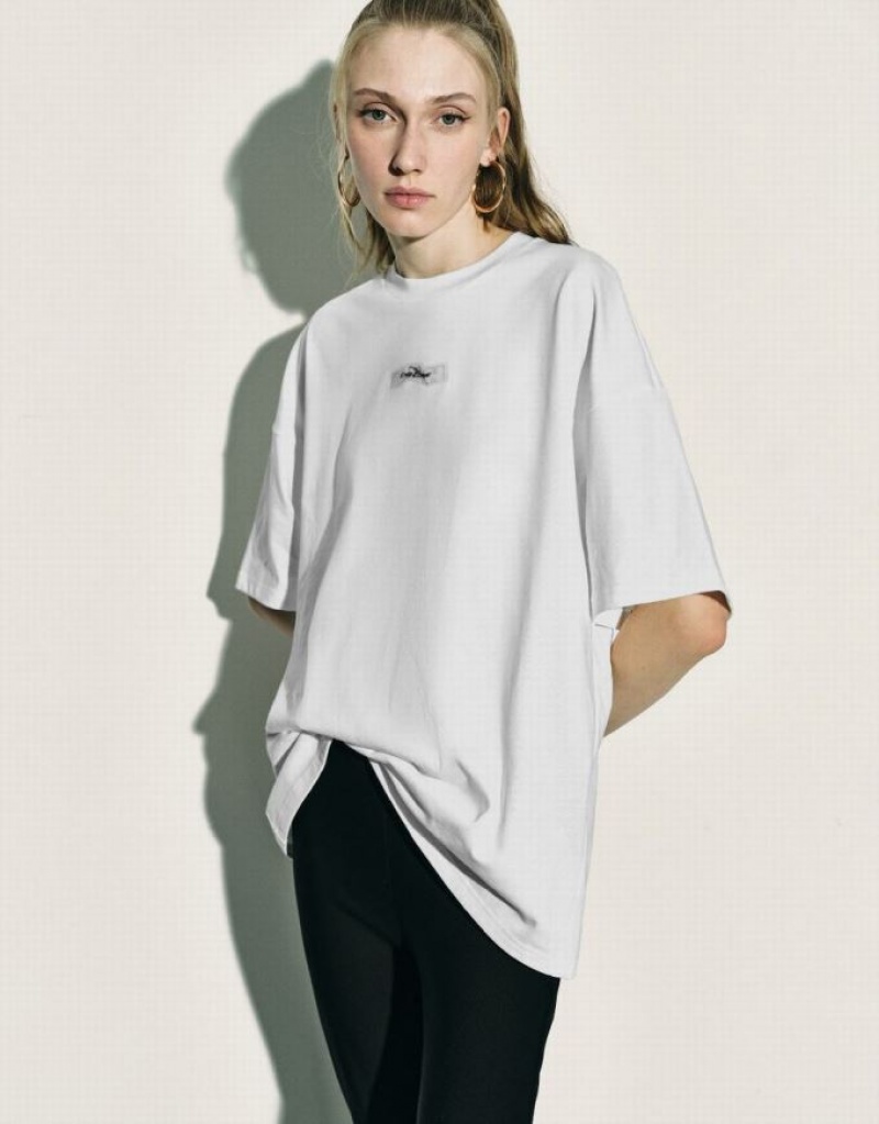 White Urban Revivo Loose Straight Women's T-Shirts | 82745UBFQ